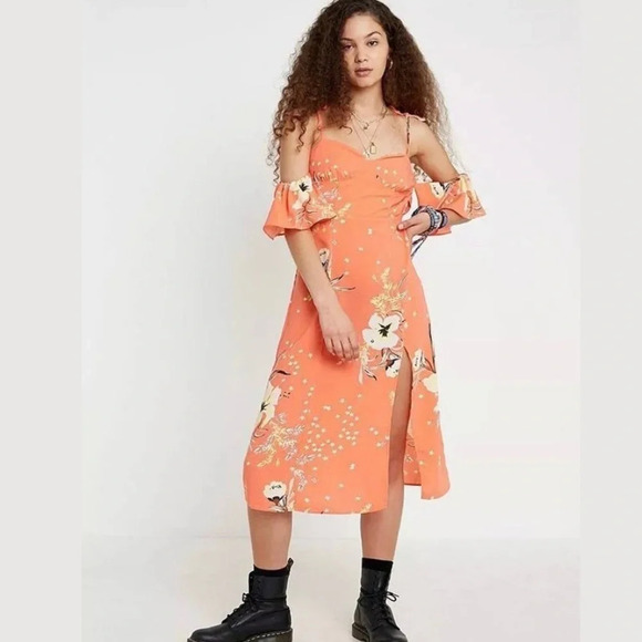 UO • Boardwalk Cold Shoulder Midi Dress - Picture 1 of 12